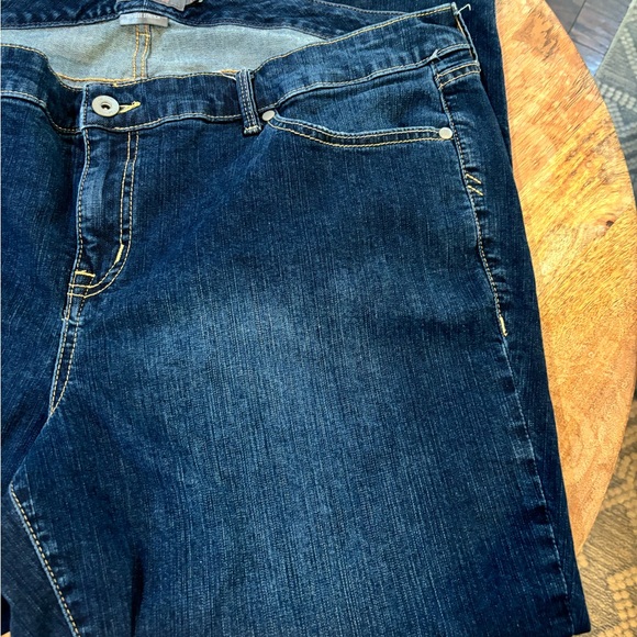 Torrid Boyfriend Straight Jeans Dark Wash - Picture 8 of 8